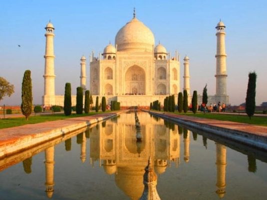 Chiêm ngưỡng tuyệt tác kiến trúc tại đền Taj Mahal - Ấn Độ